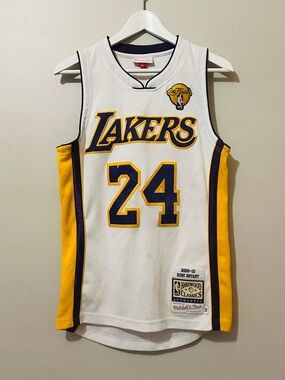 Mitchell & Ness Los Angeles Lakers #24 Kobe Bryant Finals Hardwood classicJersey